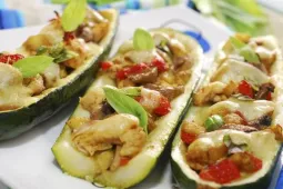 Olaszos töltött cukkini pulykahússal