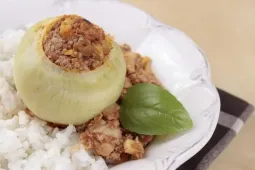 Töltött karalábé