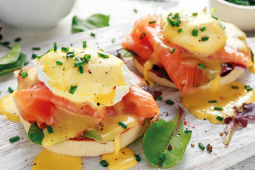 Eggs Benedict lazaccal